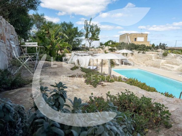 casa indipendente in vendita a Lecce in zona Torre Chianca
