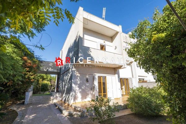 casa indipendente in vendita a Lecce in zona Leuca