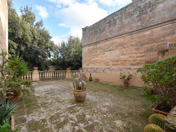 intera palazzina in vendita a Lecce