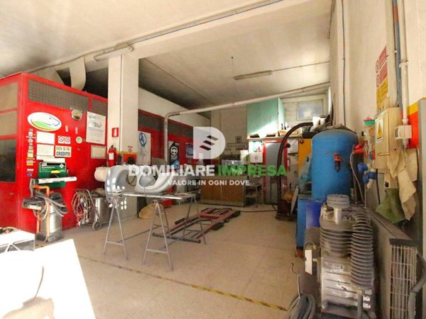 negozio in vendita a Lecce in zona Stadio