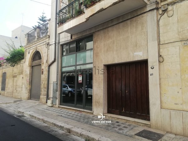 locale commerciale in vendita a Lecce
