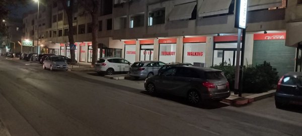 locale commerciale in vendita a Lecce