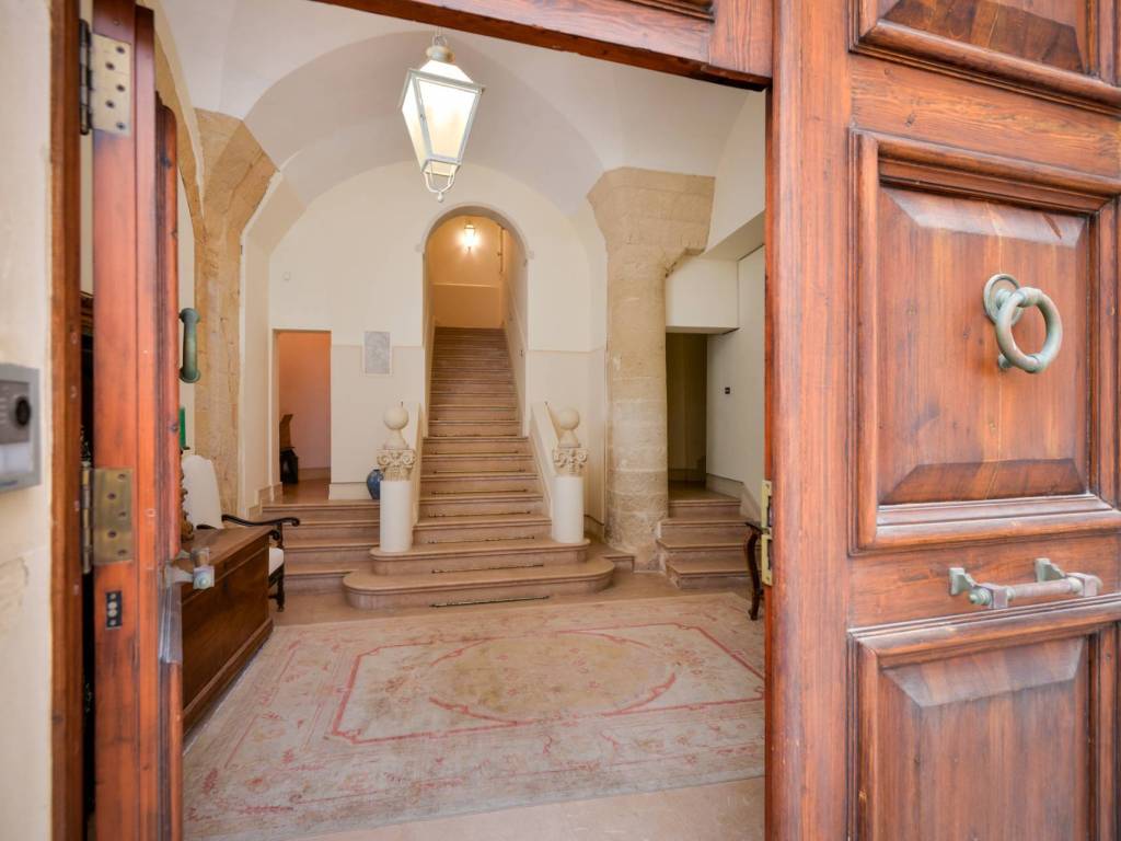 intera palazzina in vendita a Lecce in zona Centro Città