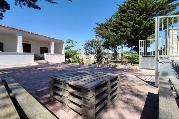 casa indipendente in vendita a Lecce in zona Torre Chianca