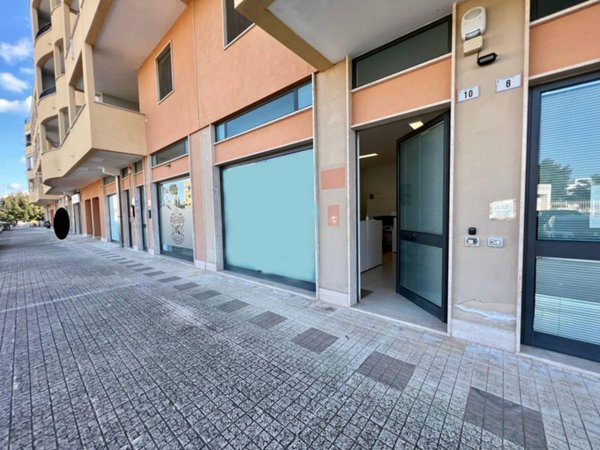negozio in vendita a Lecce in zona Leuca