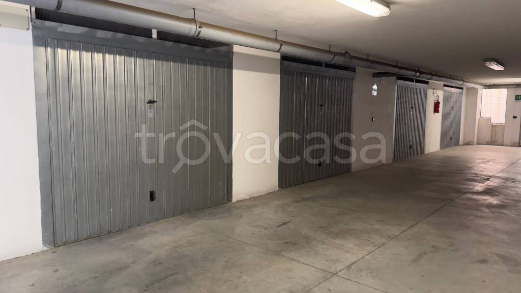 locale di sgombero in vendita a Lecce