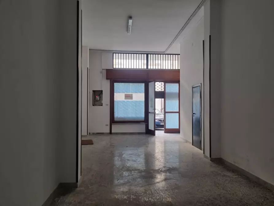 locale di sgombero in vendita a Lecce