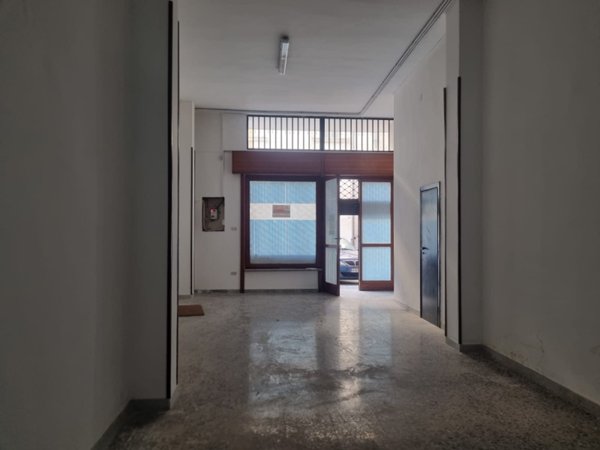 locale di sgombero in vendita a Lecce