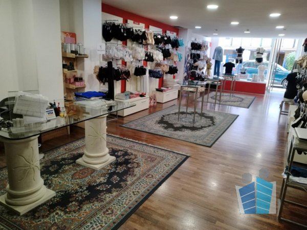 negozio in vendita a Lecce in zona Centro Città