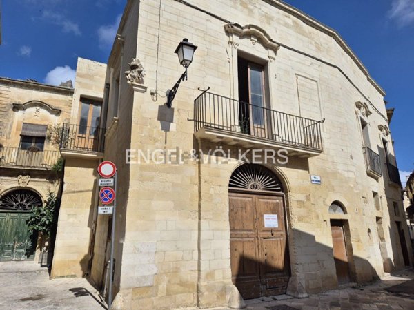 casa indipendente in vendita a Lecce in zona Centro Città