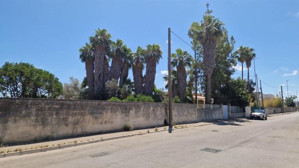 negozio in vendita a Lecce in zona Stadio