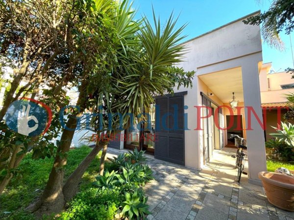 casa indipendente in vendita a Lecce in zona Partigiani