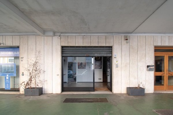 locale commerciale in vendita a Lecce in zona Ariosto