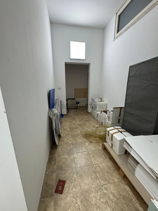locale commerciale in vendita a Lecce