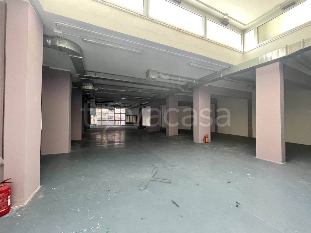 locale commerciale in vendita a Lecce in zona Ariosto