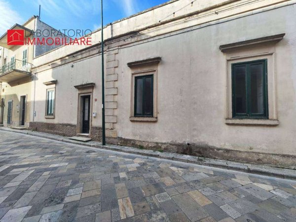intera palazzina in vendita a Lecce in zona Centro Città