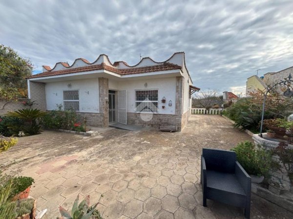 casa indipendente in vendita a Lecce in zona Torre Rinalda