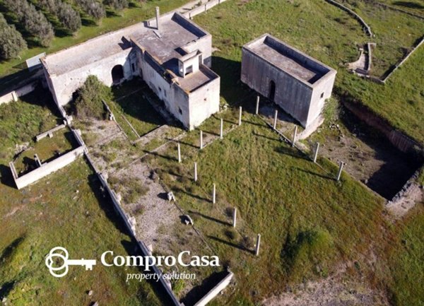 intera palazzina in vendita a Lecce in zona Rudiae