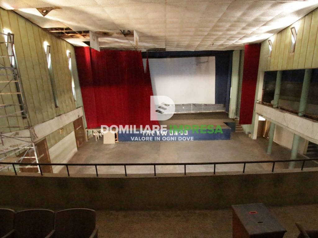 negozio in vendita a Lecce in zona Rudiae
