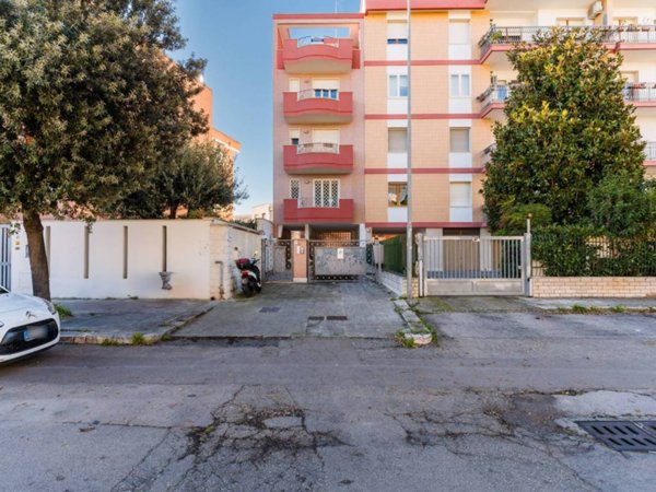 appartamento in vendita a Lecce in zona Partigiani