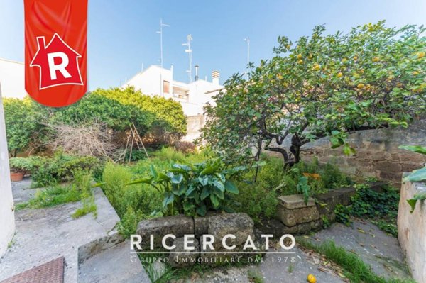 negozio in vendita a Lecce in zona Santa Rosa