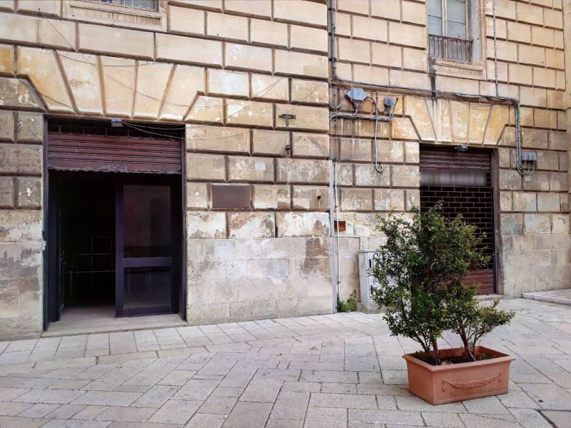 negozio in vendita a Lecce in zona Centro Città