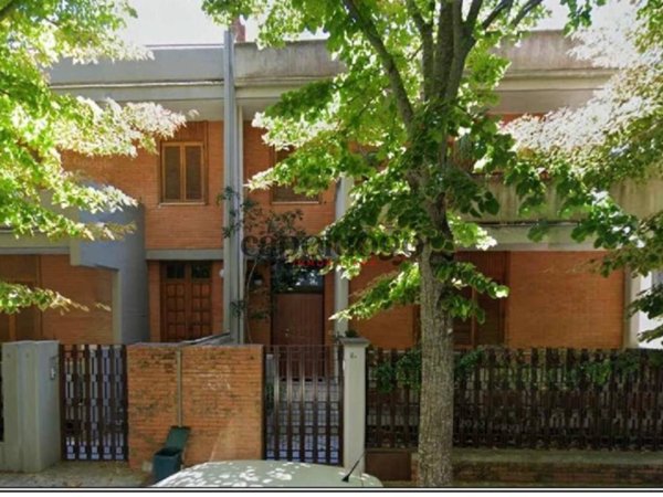 casa indipendente in vendita a Lecce in zona Centro Città