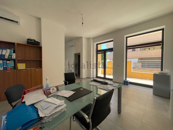 locale commerciale in vendita a Lecce