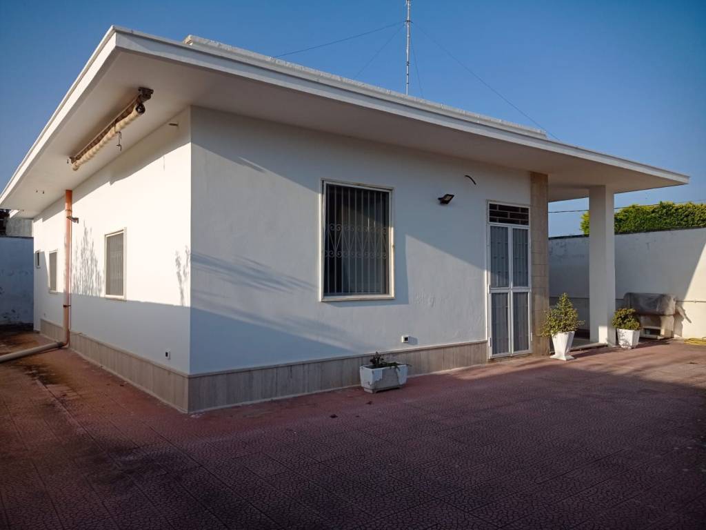casa indipendente in vendita a Lecce in zona Torre Rinalda