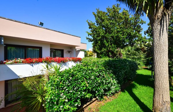 casa indipendente in vendita a Lecce in zona Centro Città