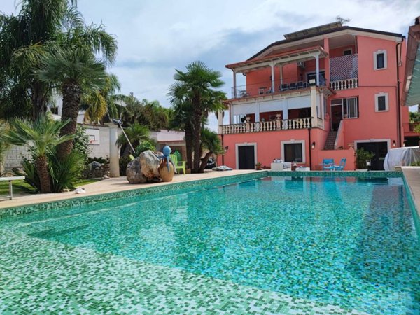 casa indipendente in vendita a Lecce in zona Salesiani