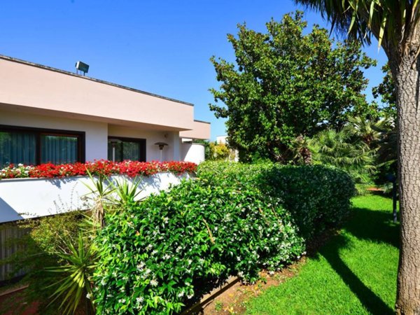 casa indipendente in vendita a Lecce in zona Partigiani