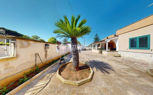 casa indipendente in vendita a Lecce in zona Frigole