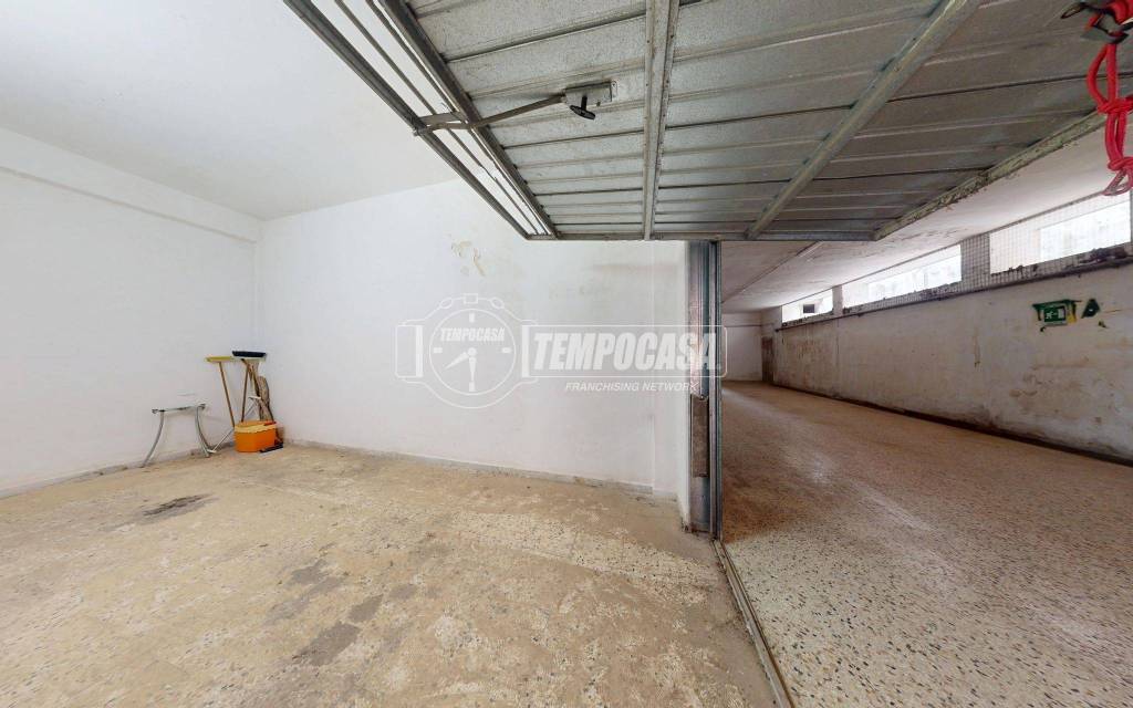locale di sgombero in vendita a Lecce in zona Rudiae