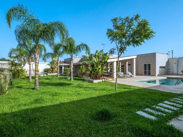 casa indipendente in vendita a Lecce in zona Torre Rinalda