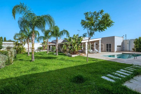 casa indipendente in vendita a Lecce in zona Torre Rinalda