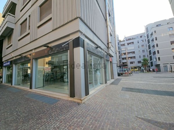 locale commerciale in vendita a Lecce in zona Mazzini