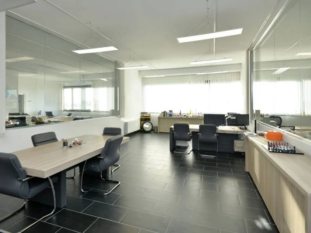 ufficio in vendita a Lecce in zona Masseria Marsello