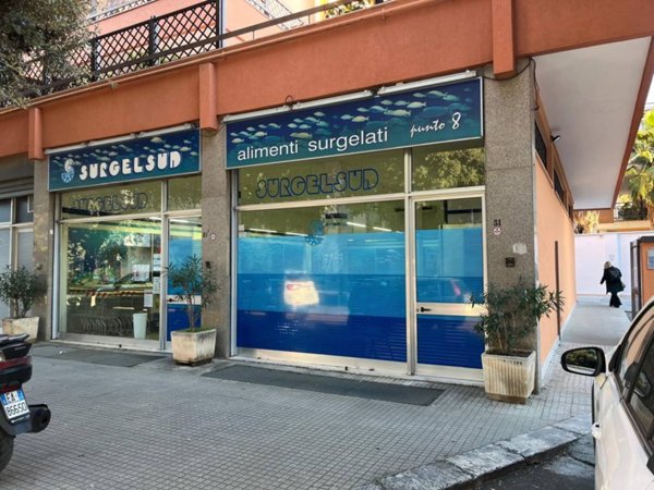 negozio in vendita a Lecce in zona Stadio