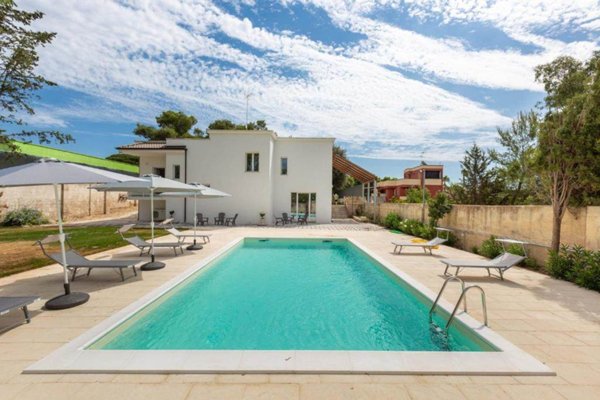 casa indipendente in vendita a Lecce in zona Leuca