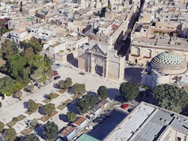 intera palazzina in vendita a Lecce in zona Centro Città