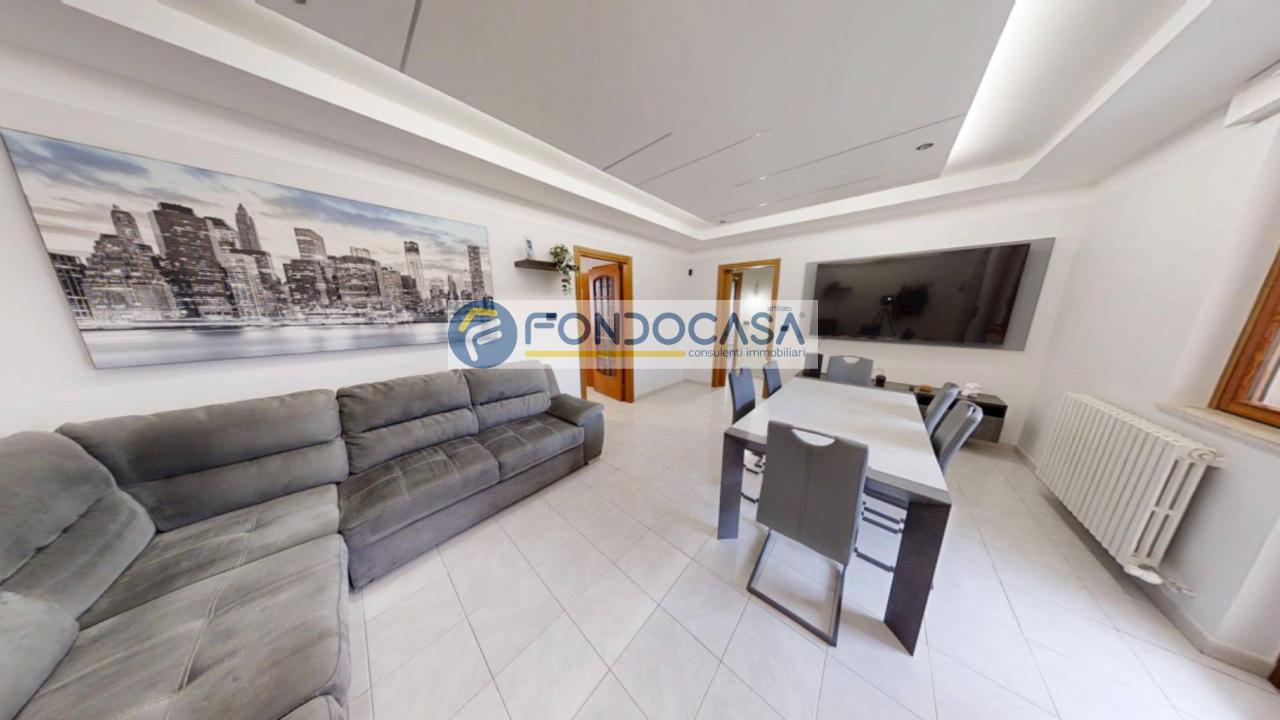 casa indipendente in vendita a Lecce in zona Leuca