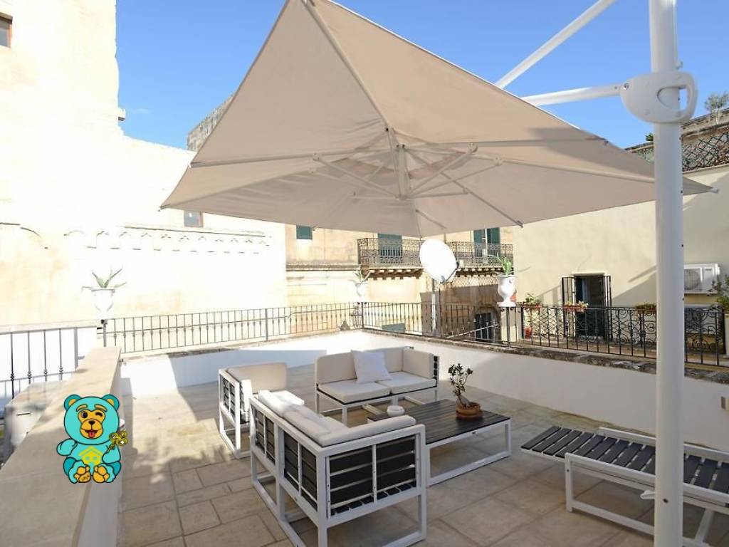 casa indipendente in vendita a Lecce in zona Centro Città