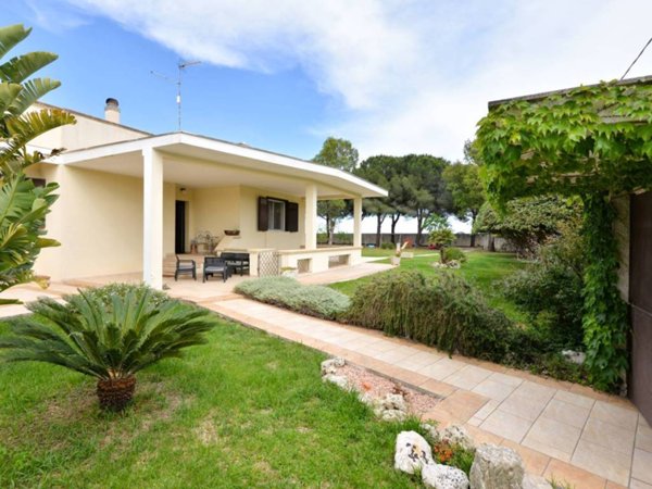 casa indipendente in vendita a Lecce in zona Partigiani