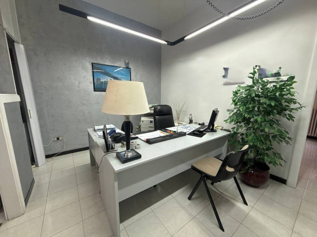 ufficio in vendita a Lecce in zona Ariosto
