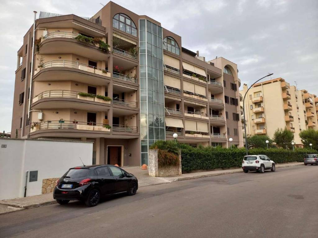 ufficio in vendita a Lecce in zona Partigiani
