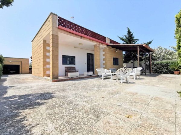 casa indipendente in vendita a Lecce in zona Torre Chianca