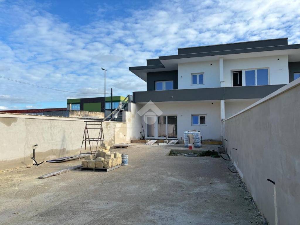 casa indipendente in vendita a Lecce in zona Leuca