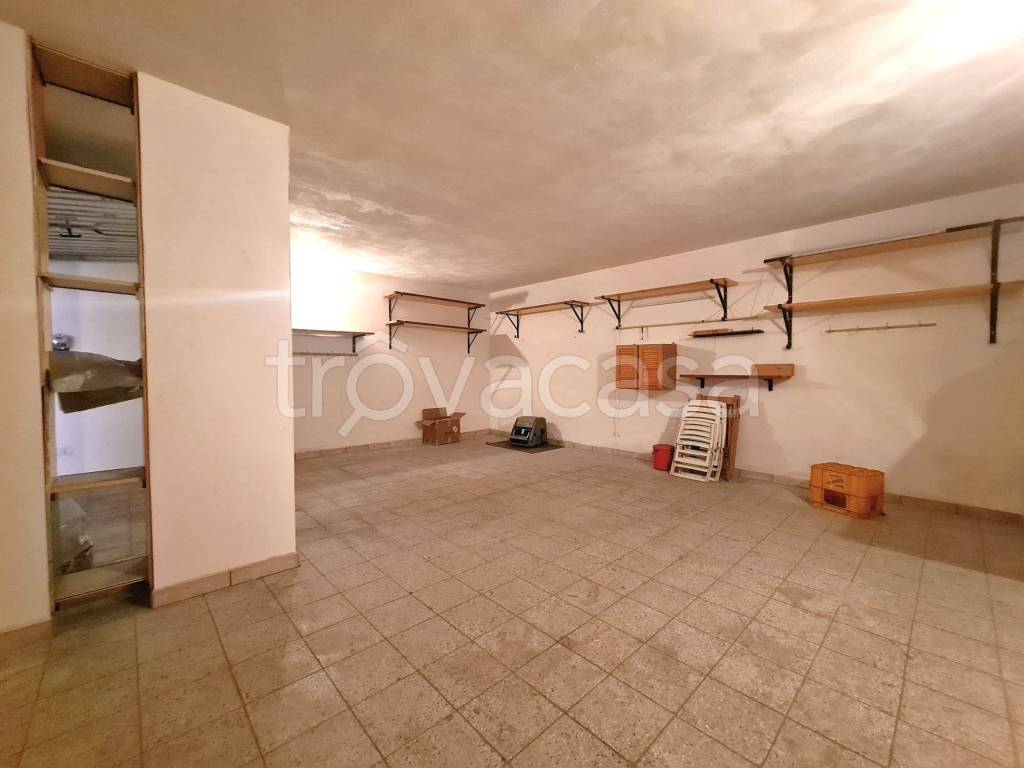 locale di sgombero in vendita a Lecce in zona Rudiae