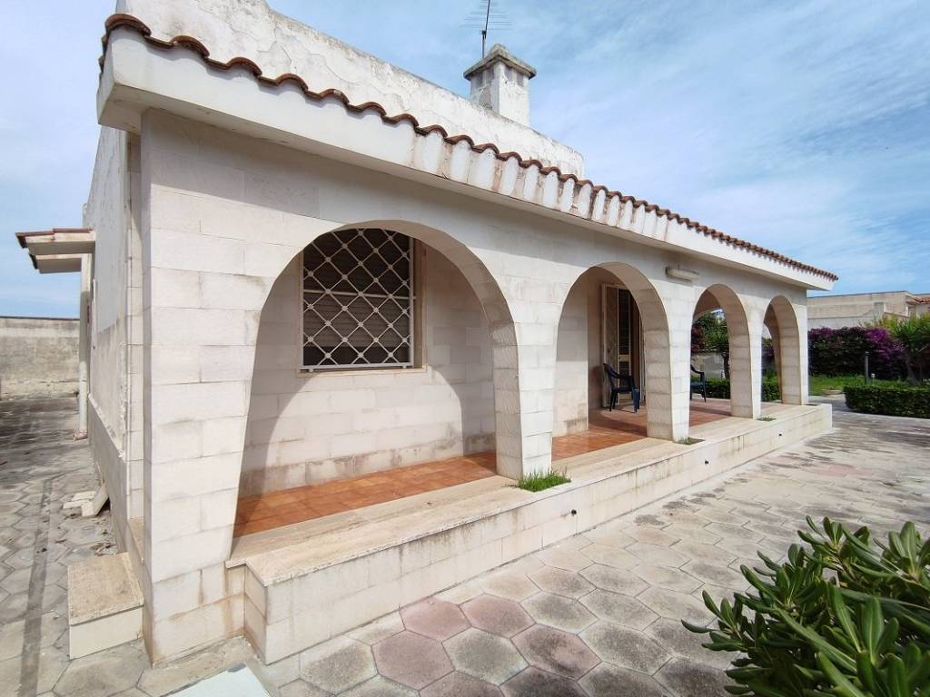 casa indipendente in vendita a Lecce in zona Torre Chianca